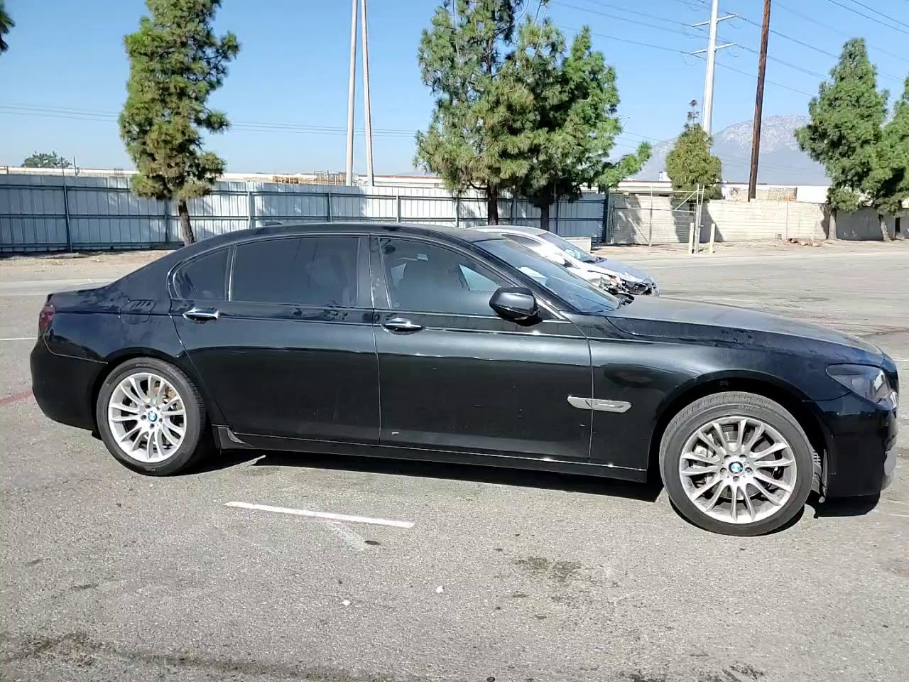 Фото: WBAKB8C52CDX20760