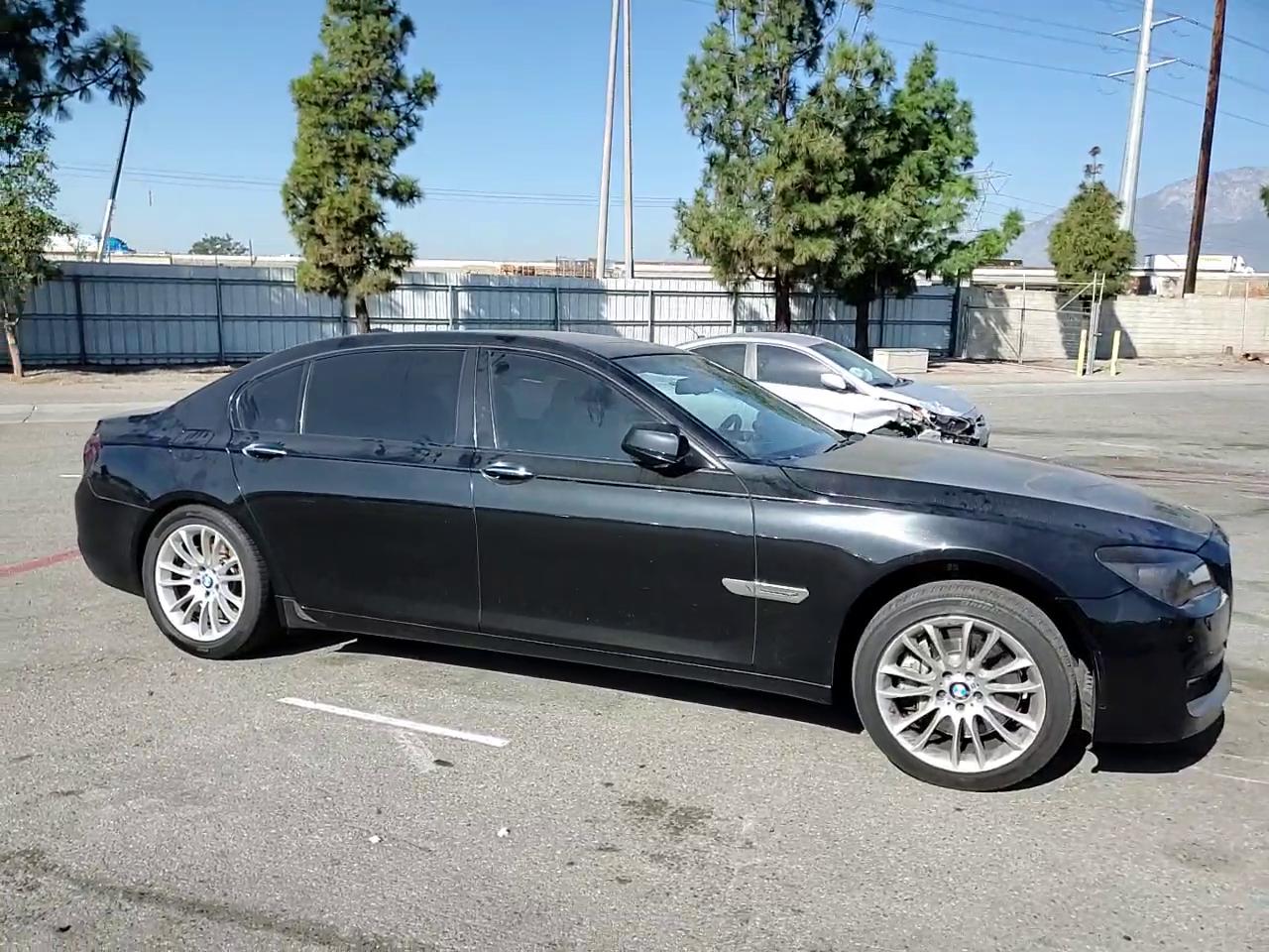 Фото: WBAKB8C52CDX20760