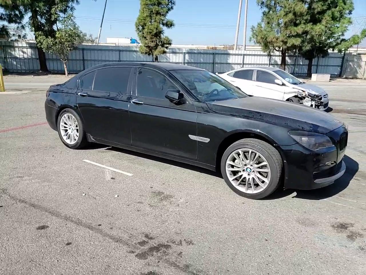 Фото: WBAKB8C52CDX20760