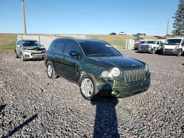 2007 Jeep Compass VIN: 1J8FT47W47D118471 Lot: 92450685