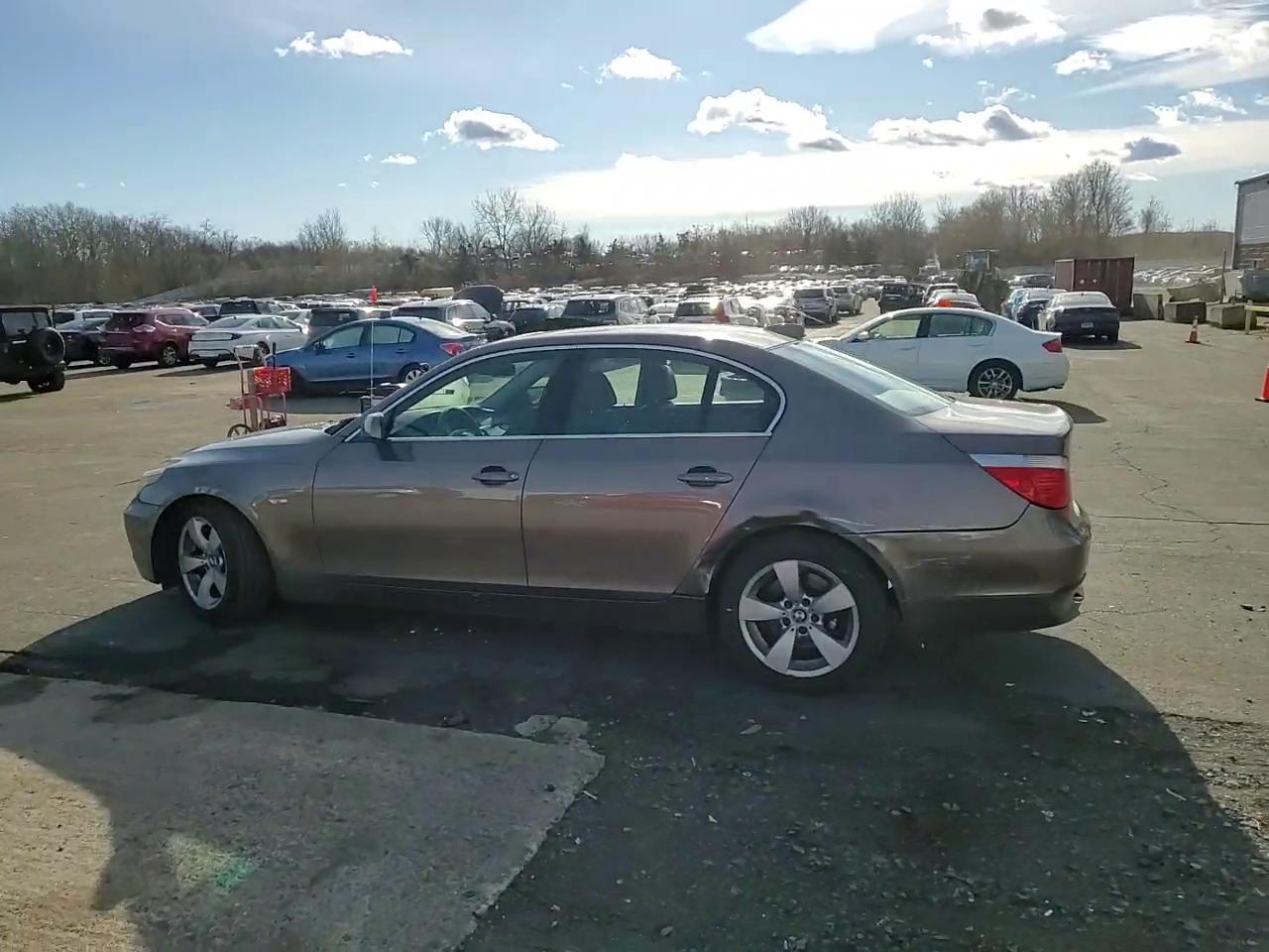 Фото: WBANA73534B065449