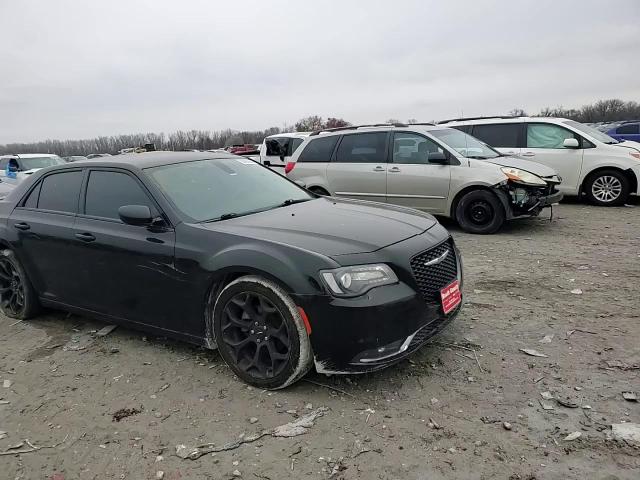 2017 Chrysler 300 S VIN: 2C3CCABG1HH663478 Lot: 92893665