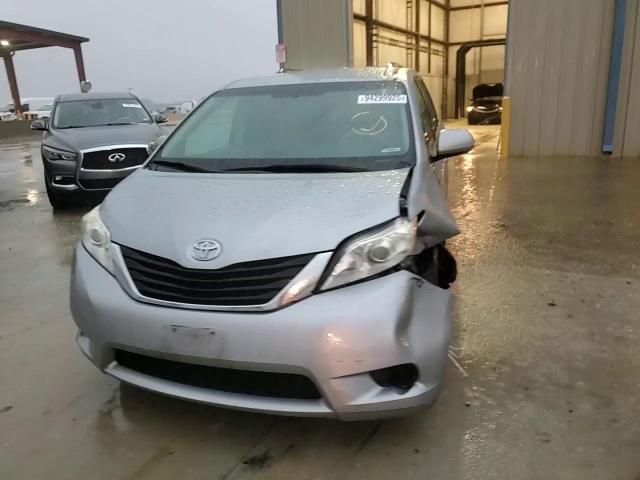 2014 Toyota Sienna Le VIN: 5TDKK3DC4ES517704 Lot: 94299925