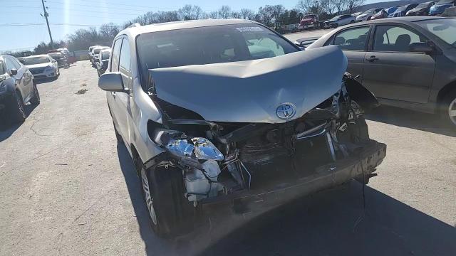 2016 Toyota Sienna Xle VIN: 5TDYK3DC8GS757495 Lot: 94339315