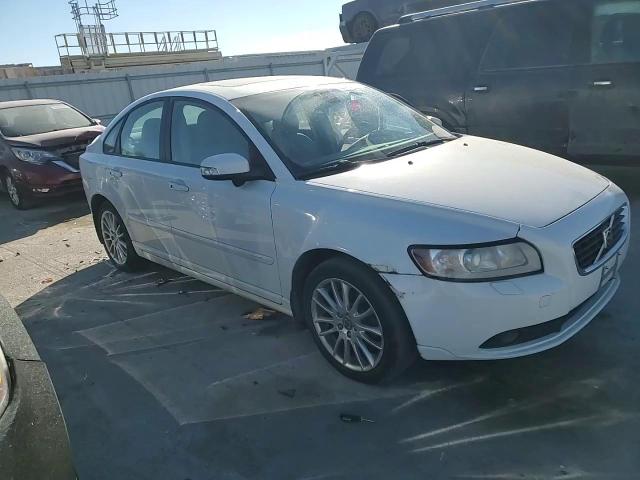 2010 Volvo S40 2.4I VIN: YV1382MS7A2510004 Lot: 92032345