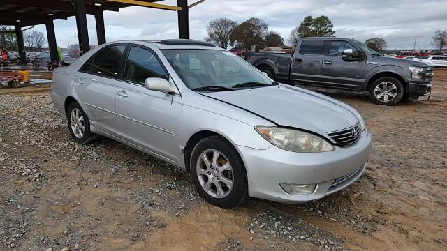 2005 Toyota Camry Le VIN: 4T1BE32K15U570367 Lot: 94127665