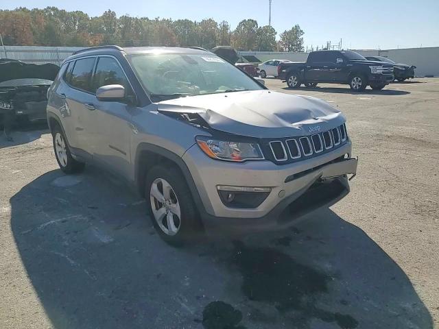 2018 Jeep Compass Latitude VIN: 3C4NJCBBXJT257027 Lot: 90874945