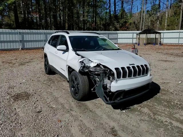 2018 Jeep Cherokee Latitude VIN: 1C4PJLCB0JD573999 Lot: 92042195