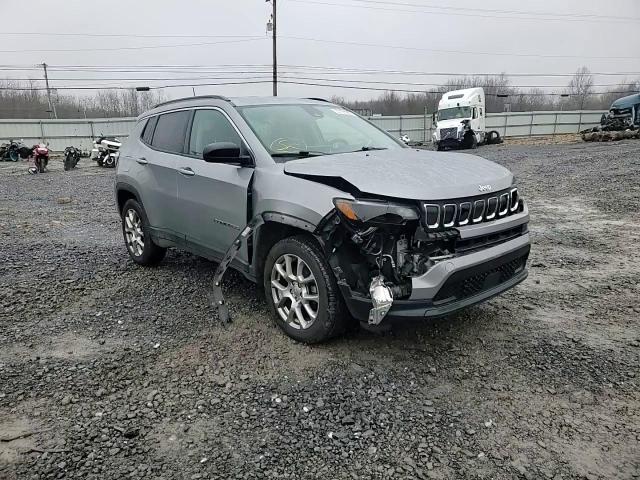 2022 Jeep Compass Latitude Lux VIN: 3C4NJDFB8NT201819 Lot: 93195805