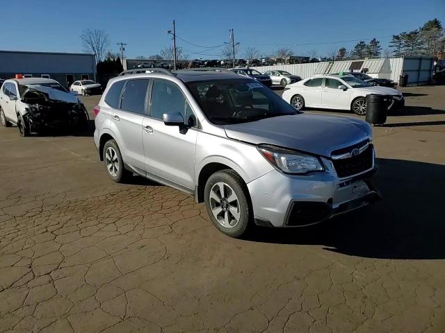 2017 Subaru Forester 2.5I Premium VIN: JF2SJAEC4HH409728 Lot: 93515625