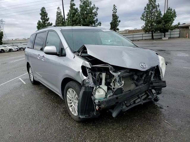 2014 Toyota Sienna Xle VIN: 5TDYK3DC4ES502162 Lot: 93982615