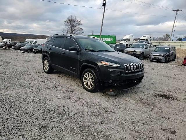 2016 Jeep Cherokee Latitude VIN: 1C4PJMCSXGW253835 Lot: 92085015