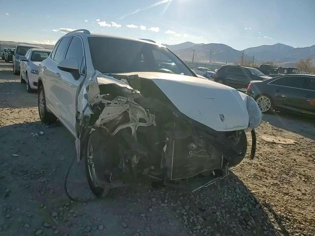 2011 Porsche Cayenne S VIN: WP1AB2A2XBLA55615 Lot: 93609405