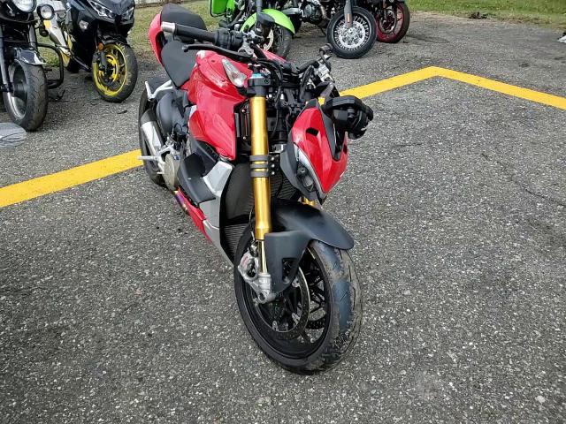 2022 Ducati Streetfighter V4 VIN: ZDMFAKNW0NB008518 Lot: 91874825