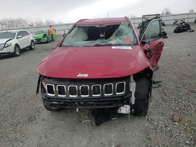2018 Jeep Compass Latitude VIN: 3C4NJDBBXJT331732 Lot: 92904705
