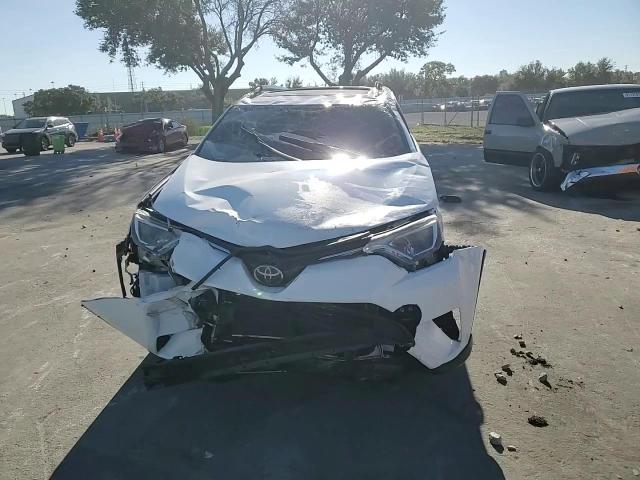 2017 Toyota Rav4 Xle VIN: JTMWFREV5HD103128 Lot: 92532355