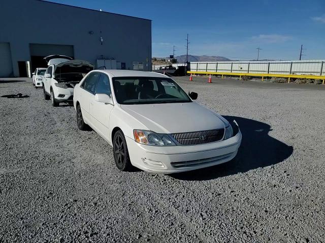 2000 Toyota Avalon Xl VIN: 4T1BF28B0YU018877 Lot: 94086765