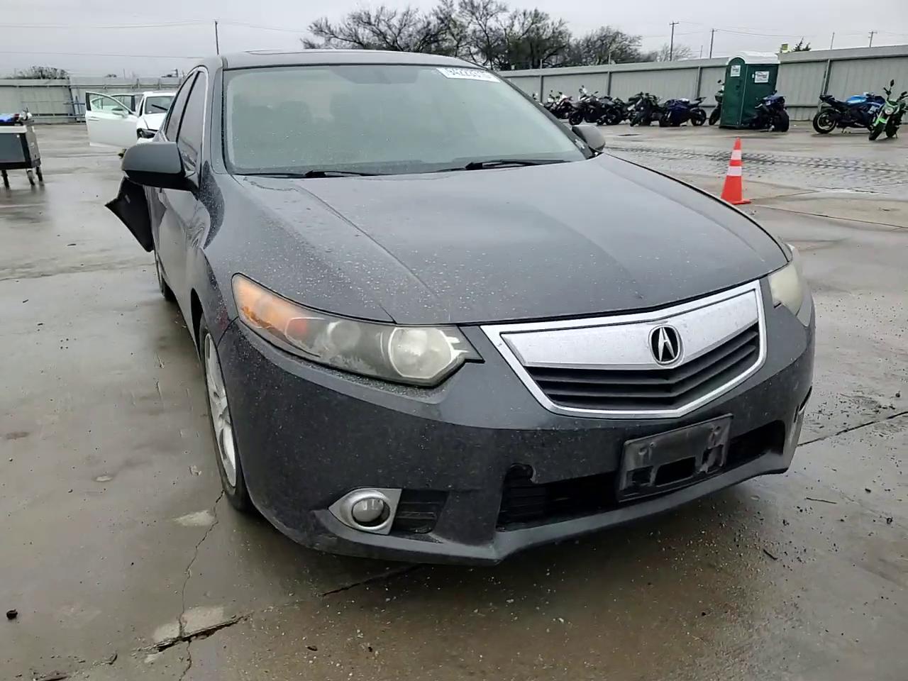 Фото: JH4CU2F47EC004557