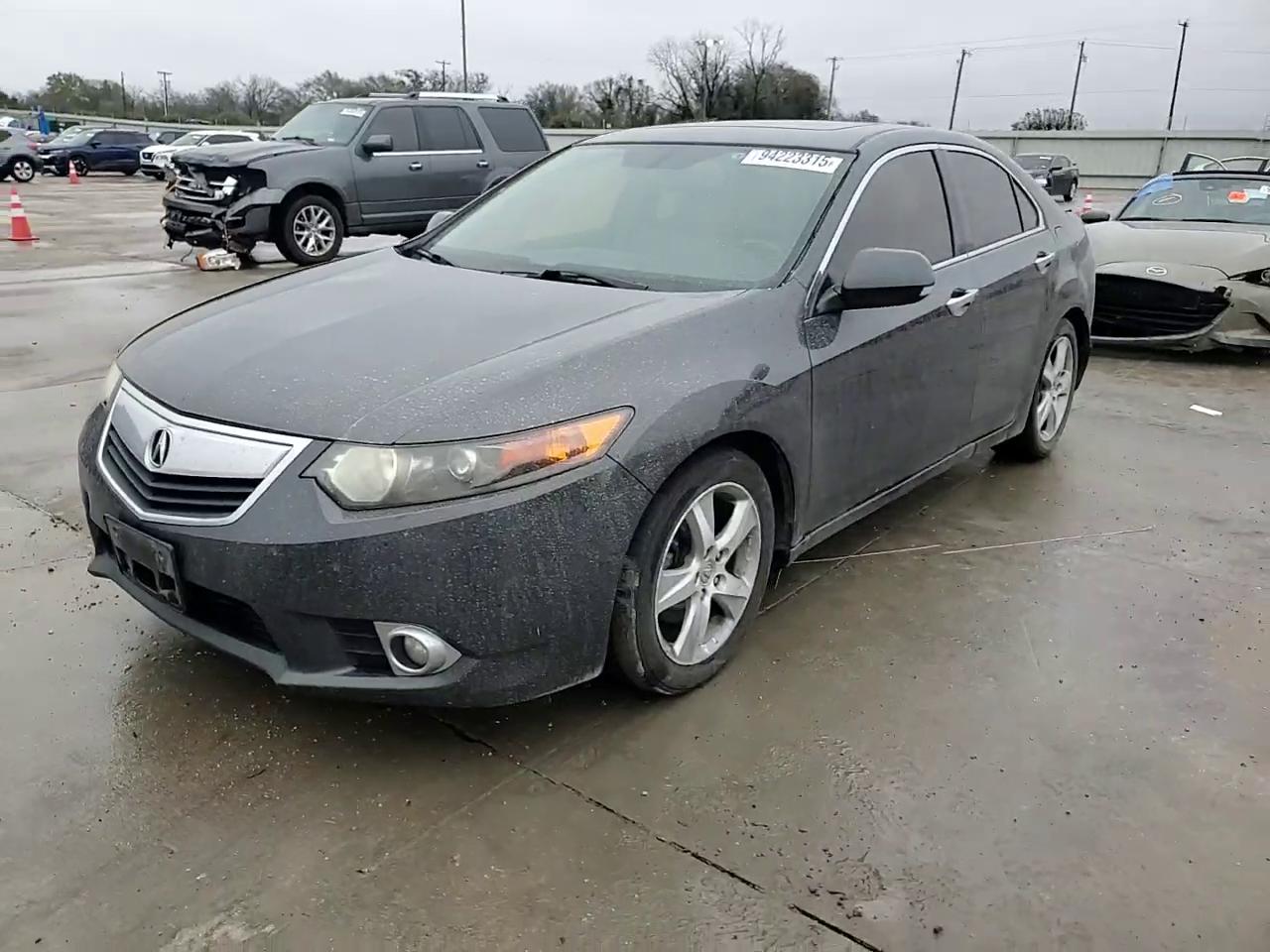 Фото: JH4CU2F47EC004557