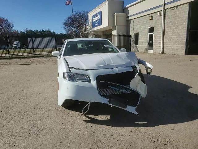 2016 Chrysler 300 Limited VIN: 2C3CCAAG7GH223698 Lot: 93133275