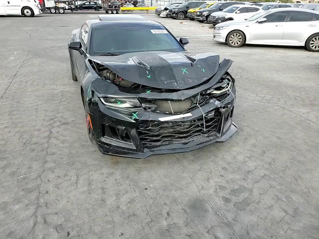 2018 Chevrolet Camaro Ss VIN: 1G1FF1R7XJ0139299 Lot: 92182325