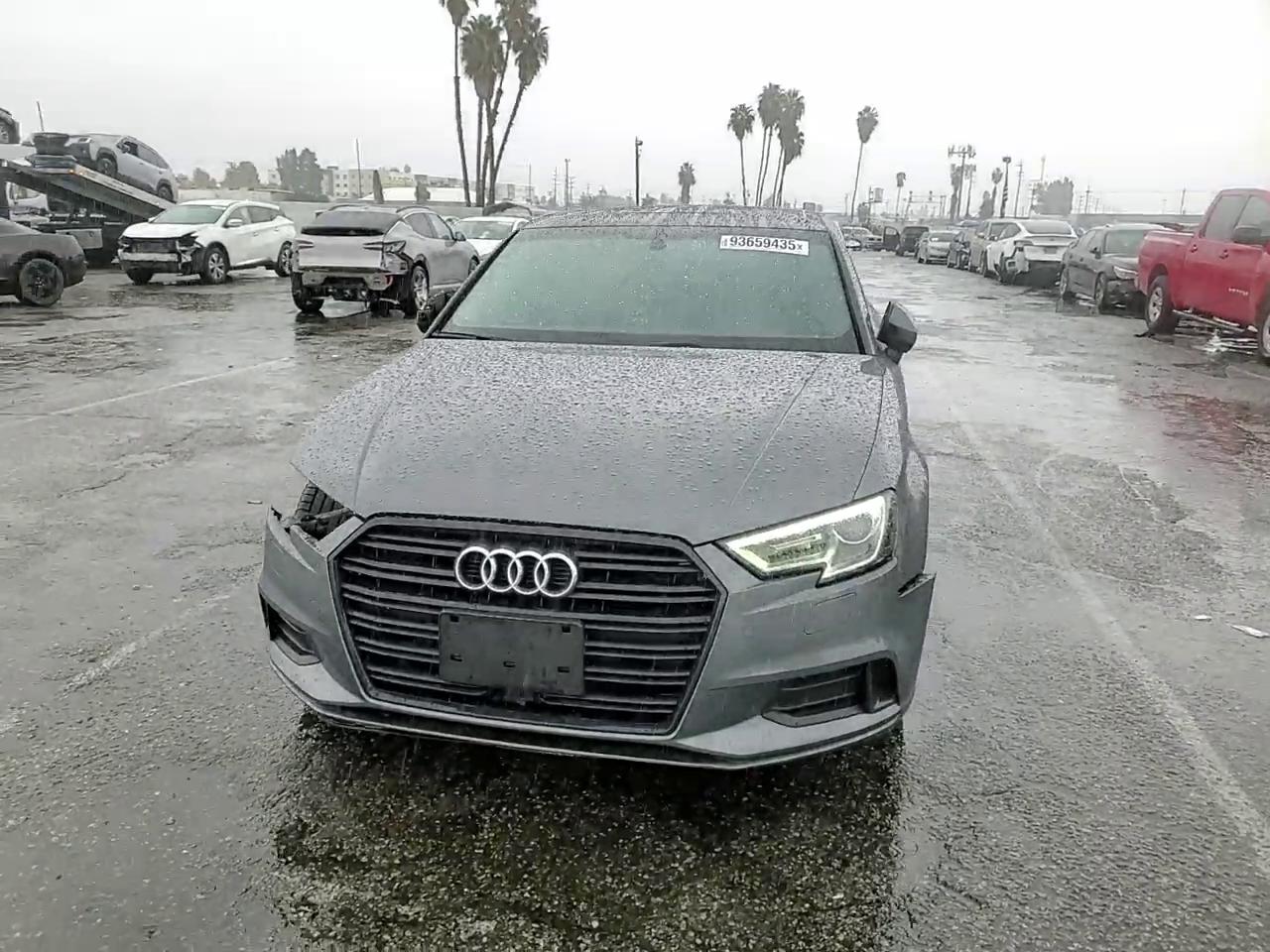 Фото: WAUAUGFF4KA090938