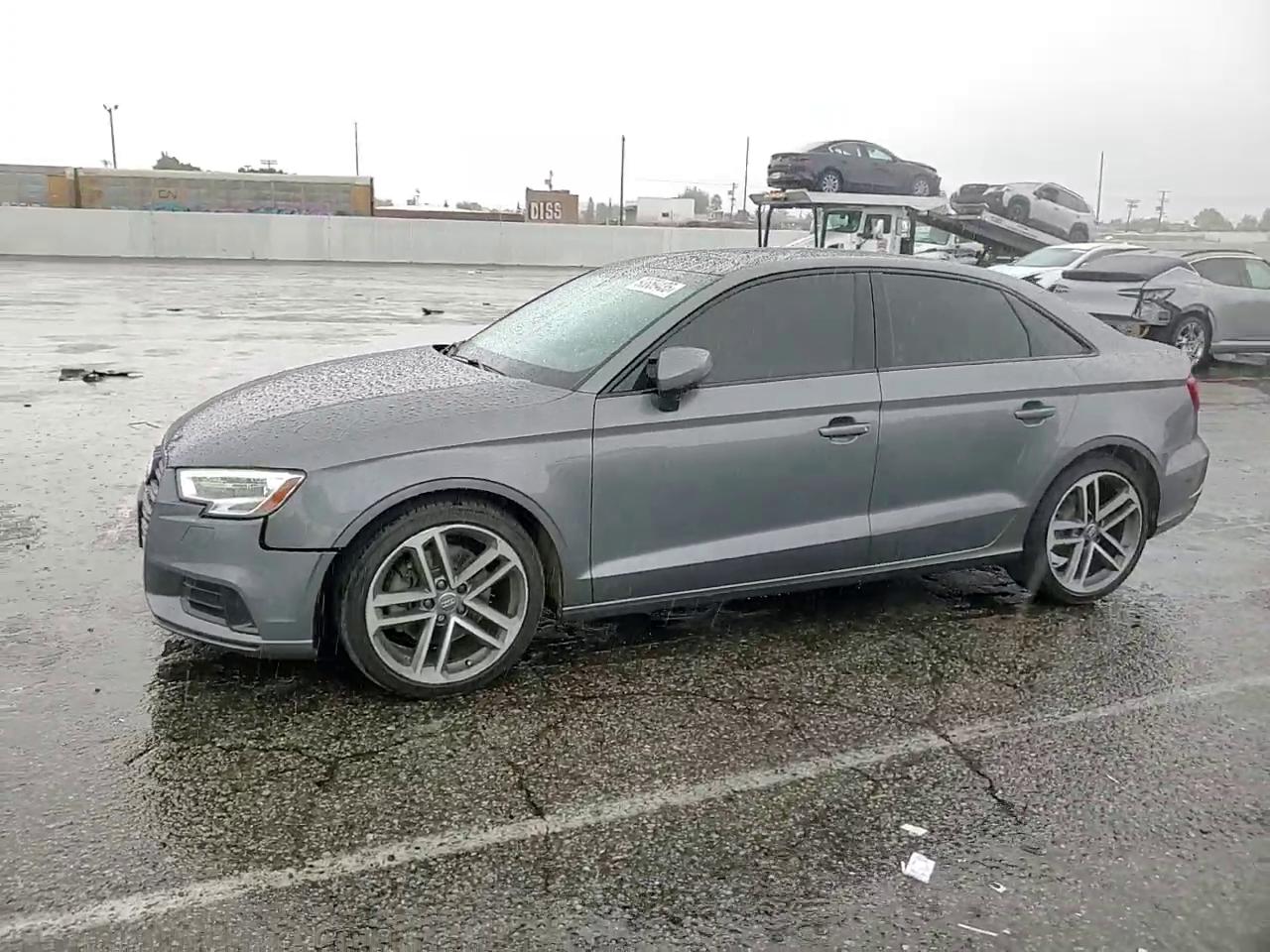 Фото: WAUAUGFF4KA090938