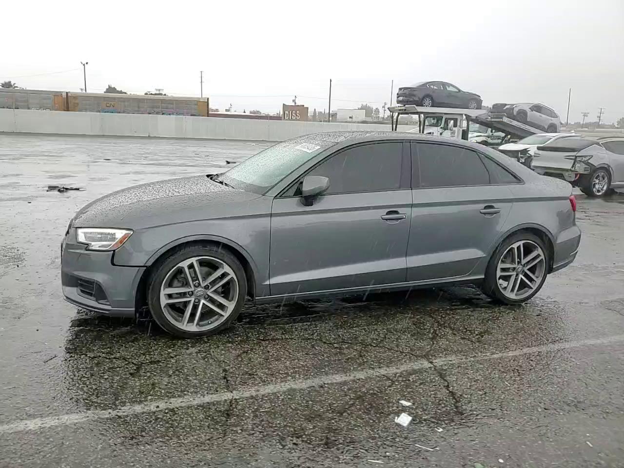 Фото: WAUAUGFF4KA090938