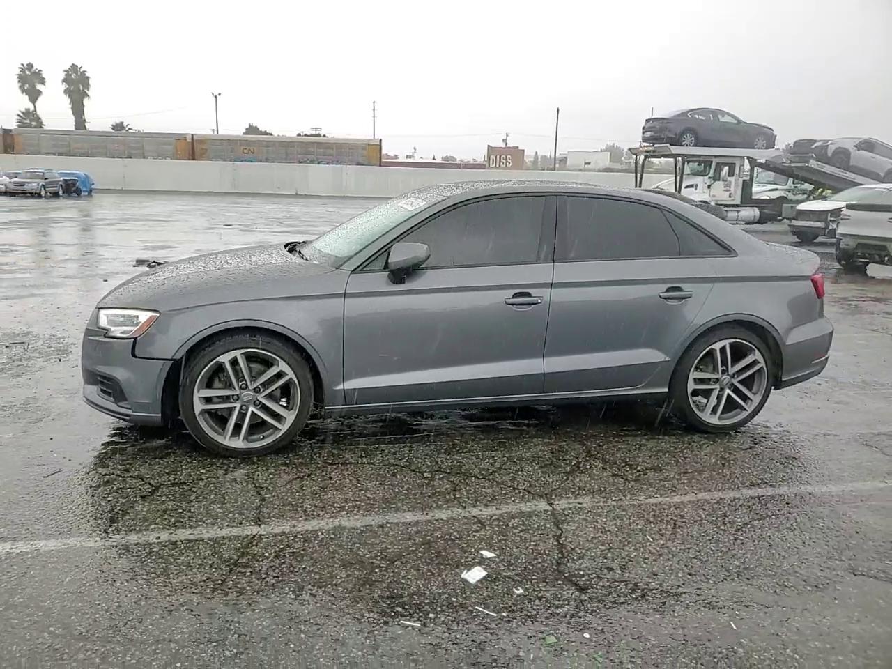 Фото: WAUAUGFF4KA090938