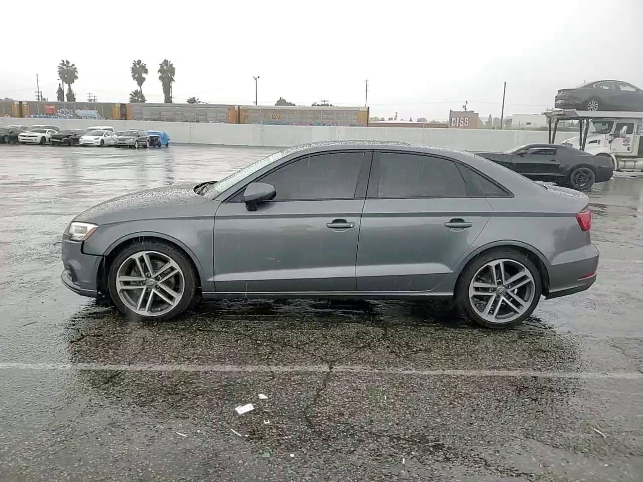 Фото: WAUAUGFF4KA090938