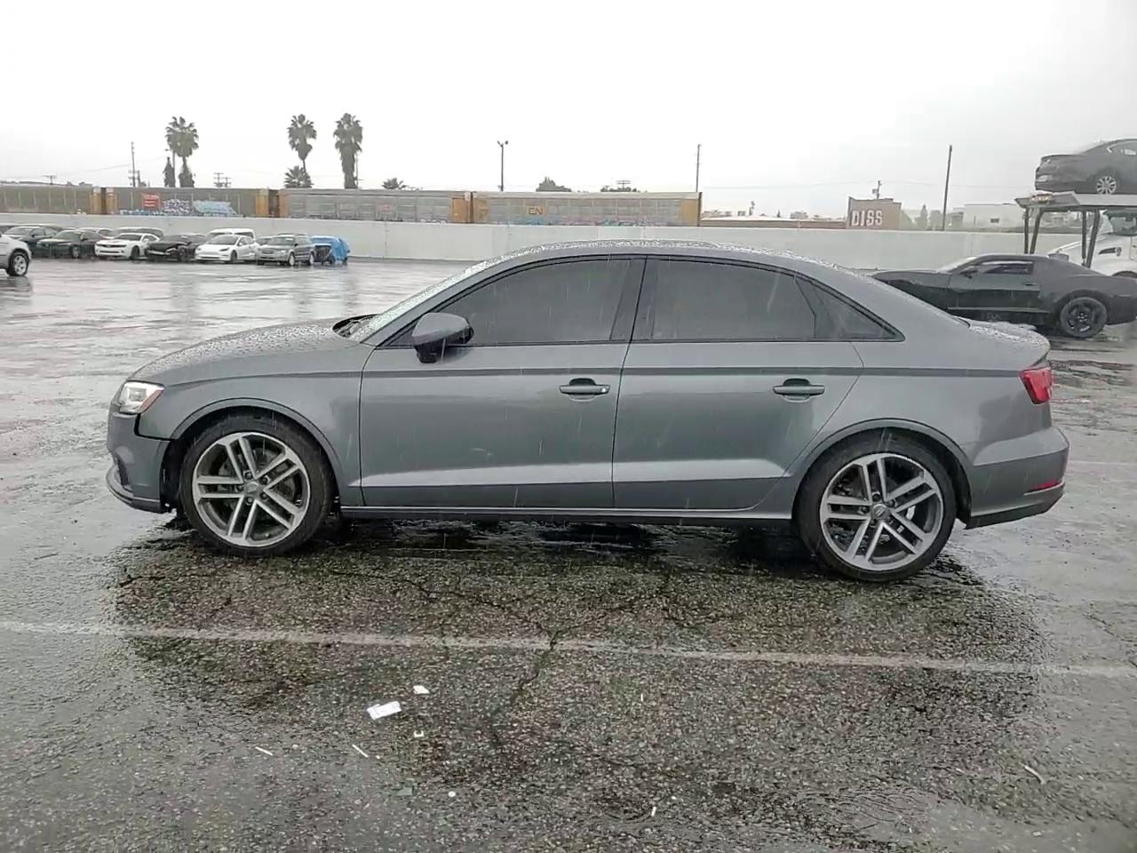 Фото: WAUAUGFF4KA090938