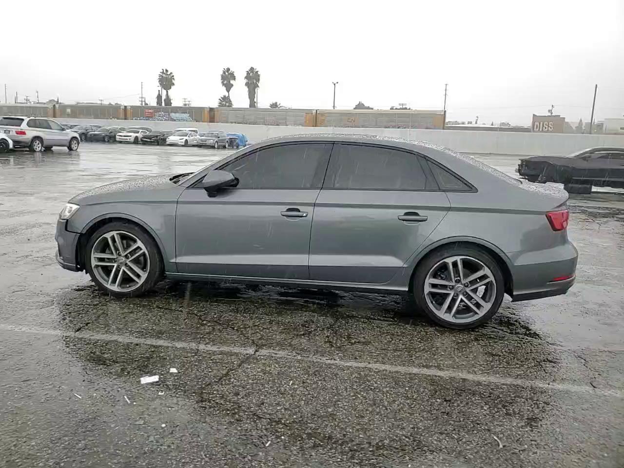 Фото: WAUAUGFF4KA090938