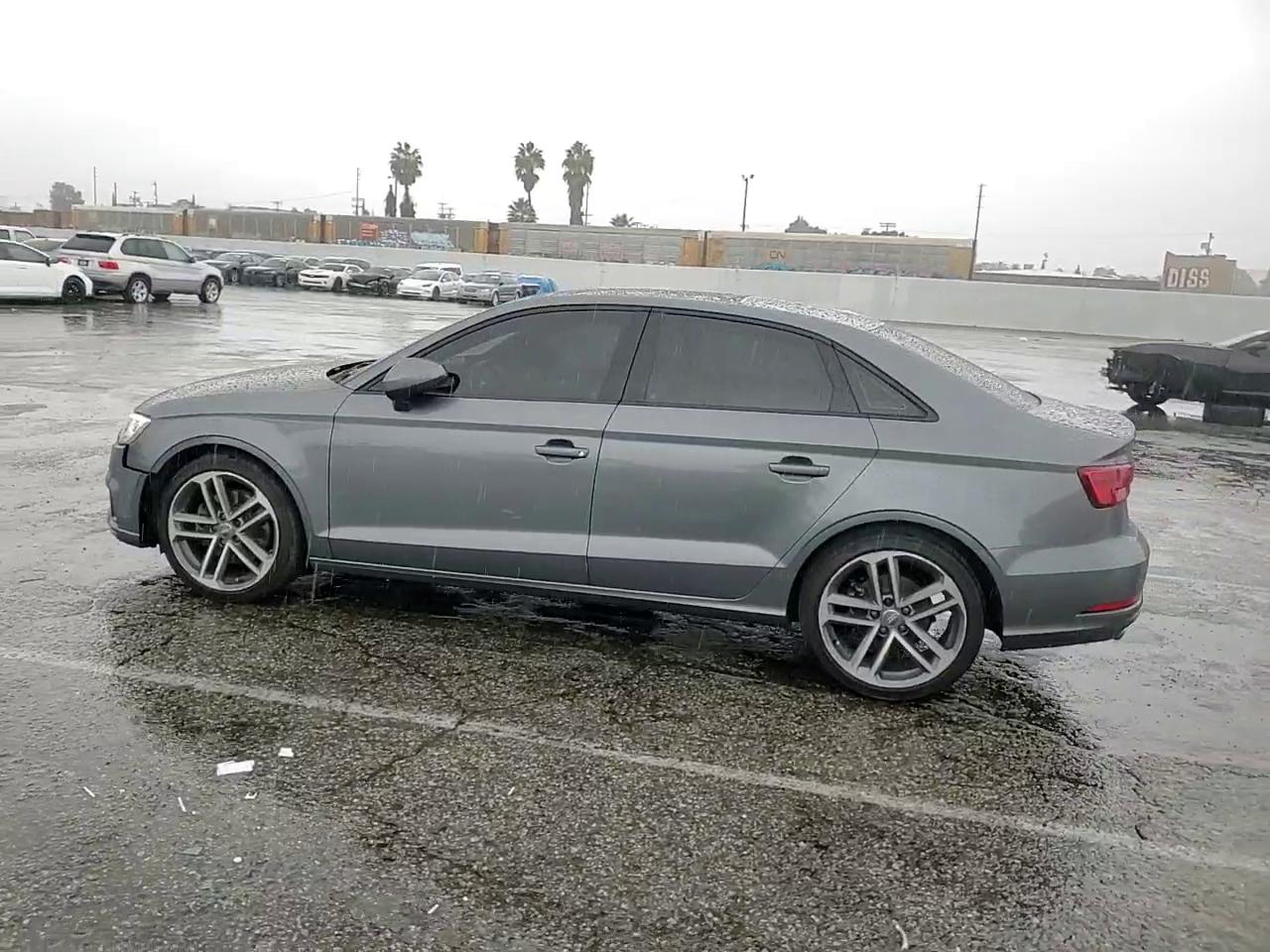 Фото: WAUAUGFF4KA090938