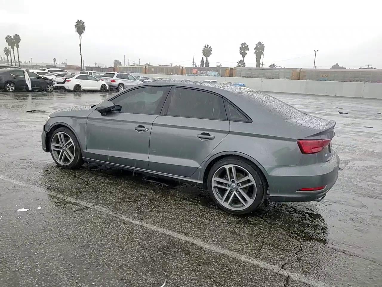 Фото: WAUAUGFF4KA090938