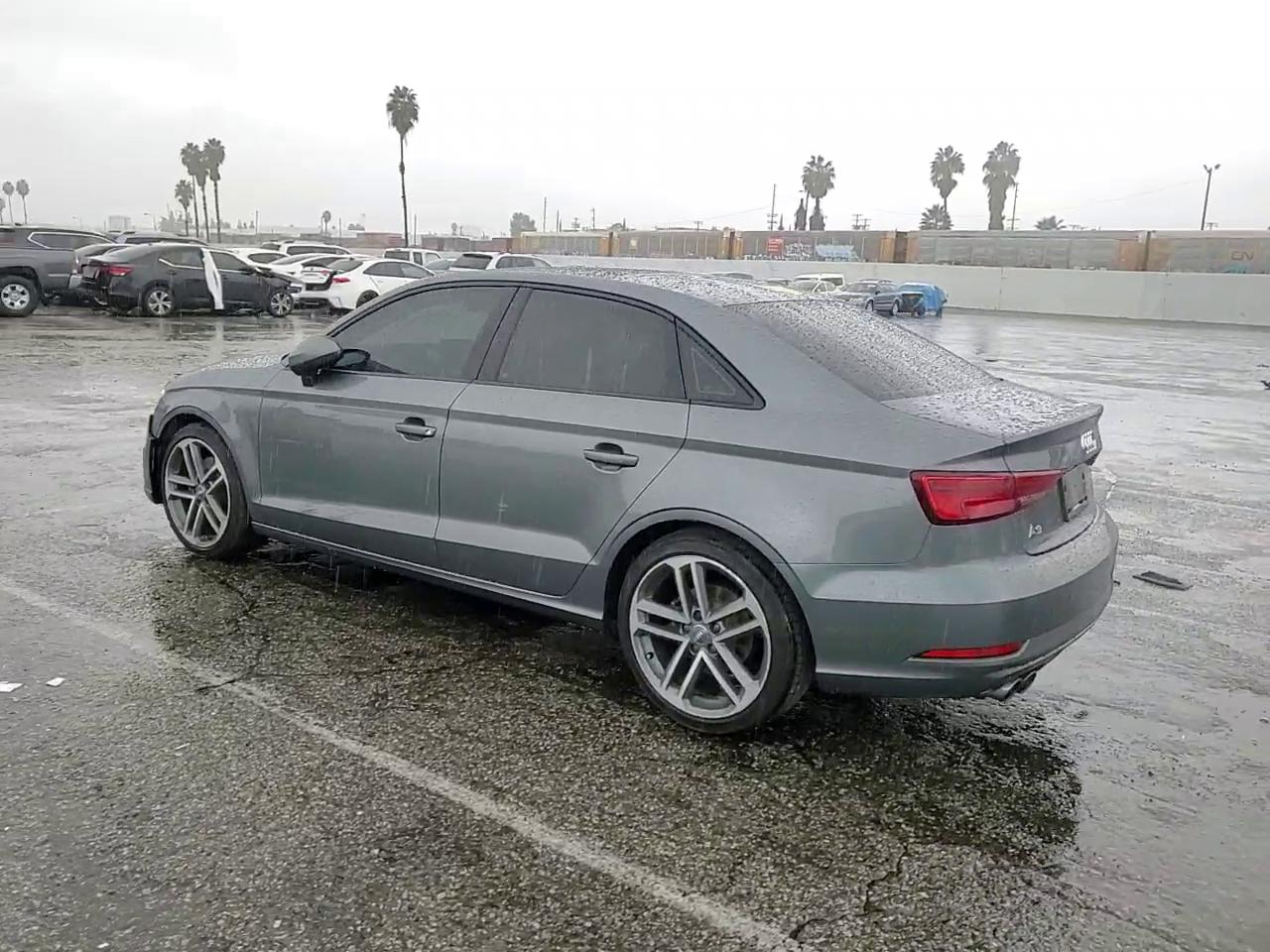 Фото: WAUAUGFF4KA090938