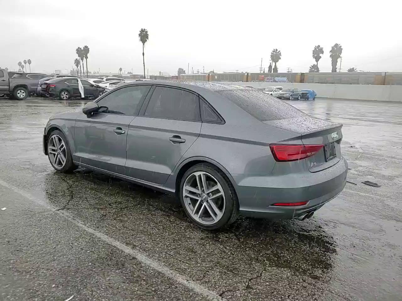 Фото: WAUAUGFF4KA090938