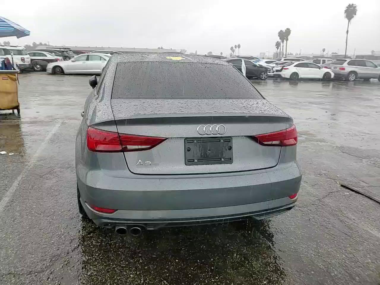 Фото: WAUAUGFF4KA090938