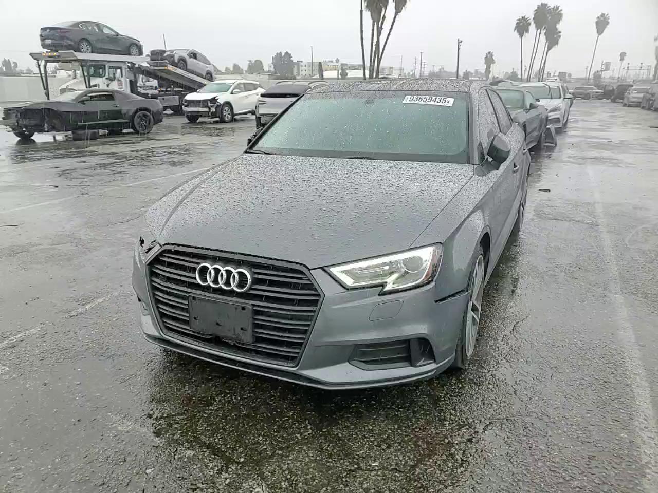 Фото: WAUAUGFF4KA090938