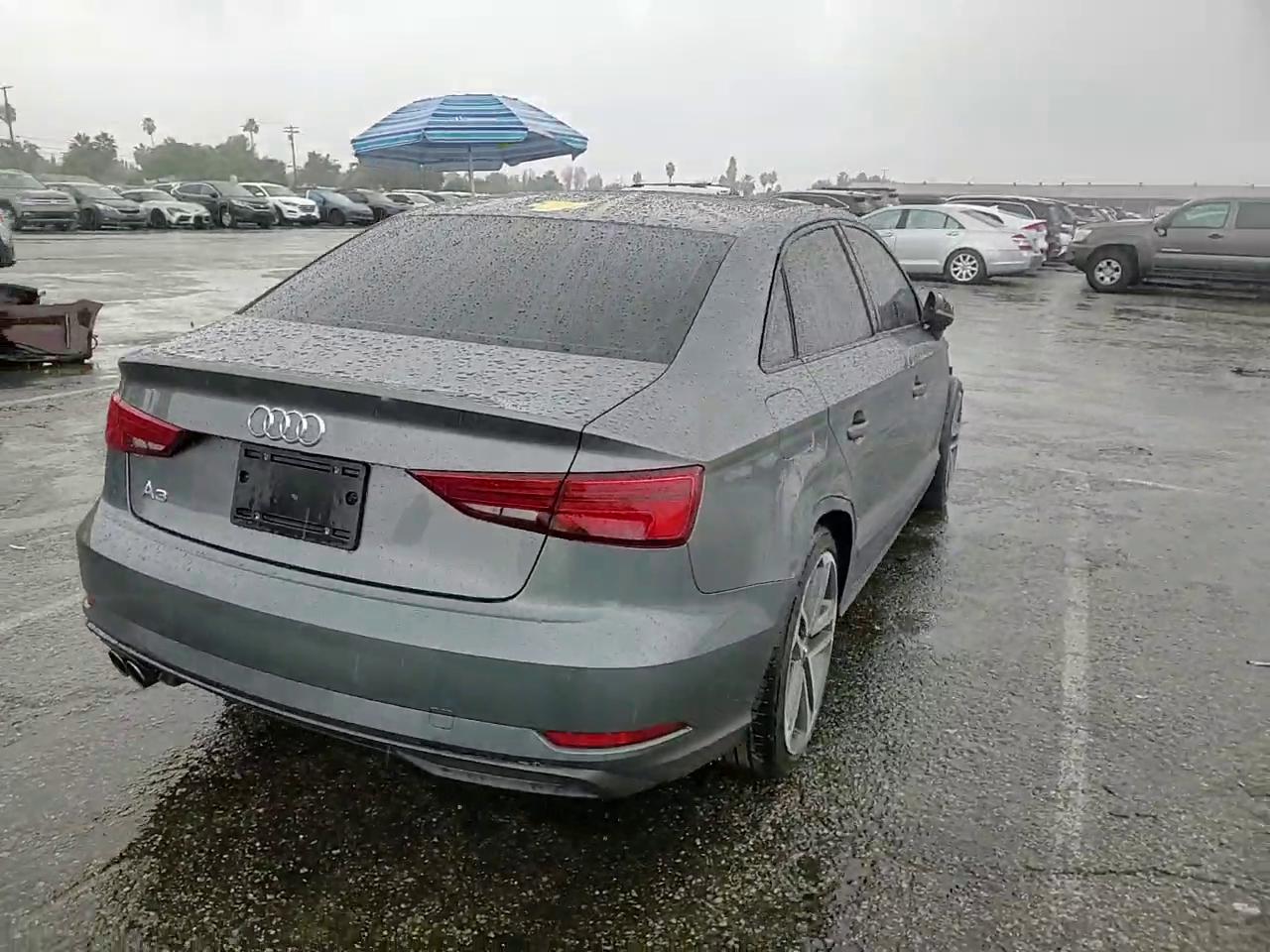 Фото: WAUAUGFF4KA090938