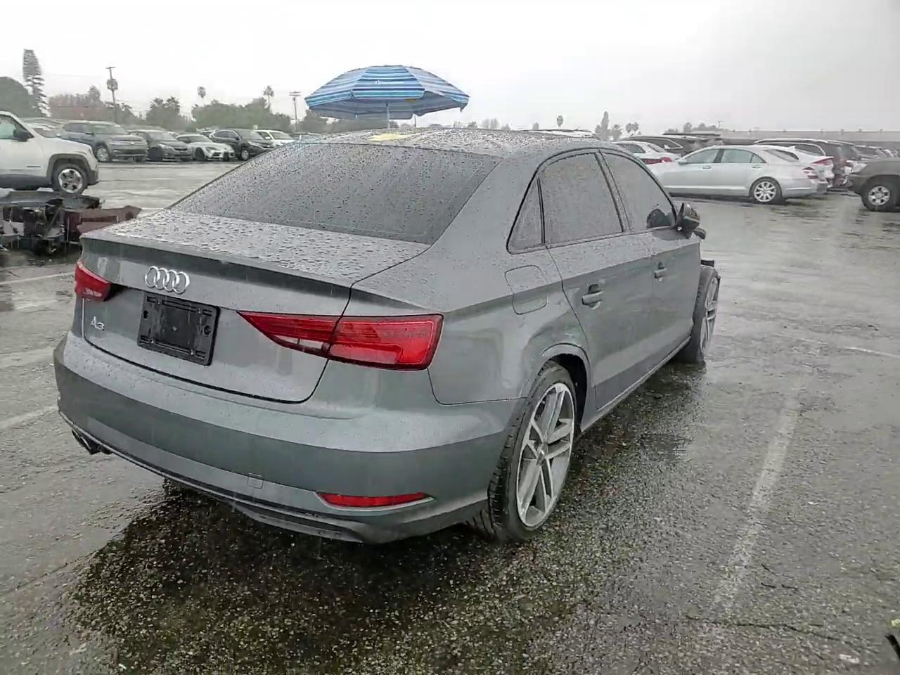 Фото: WAUAUGFF4KA090938