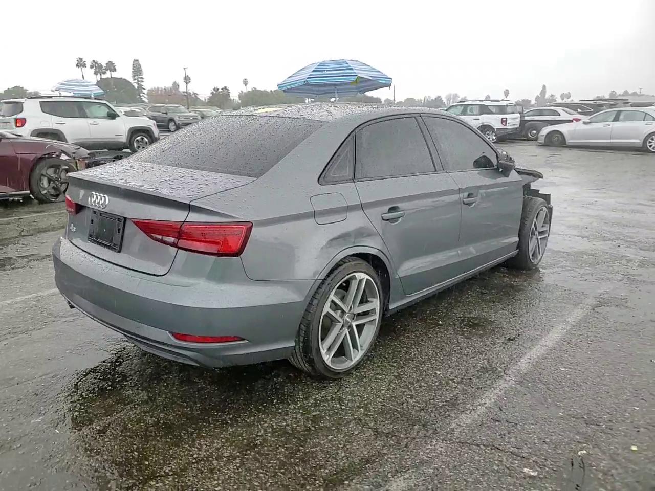 Фото: WAUAUGFF4KA090938