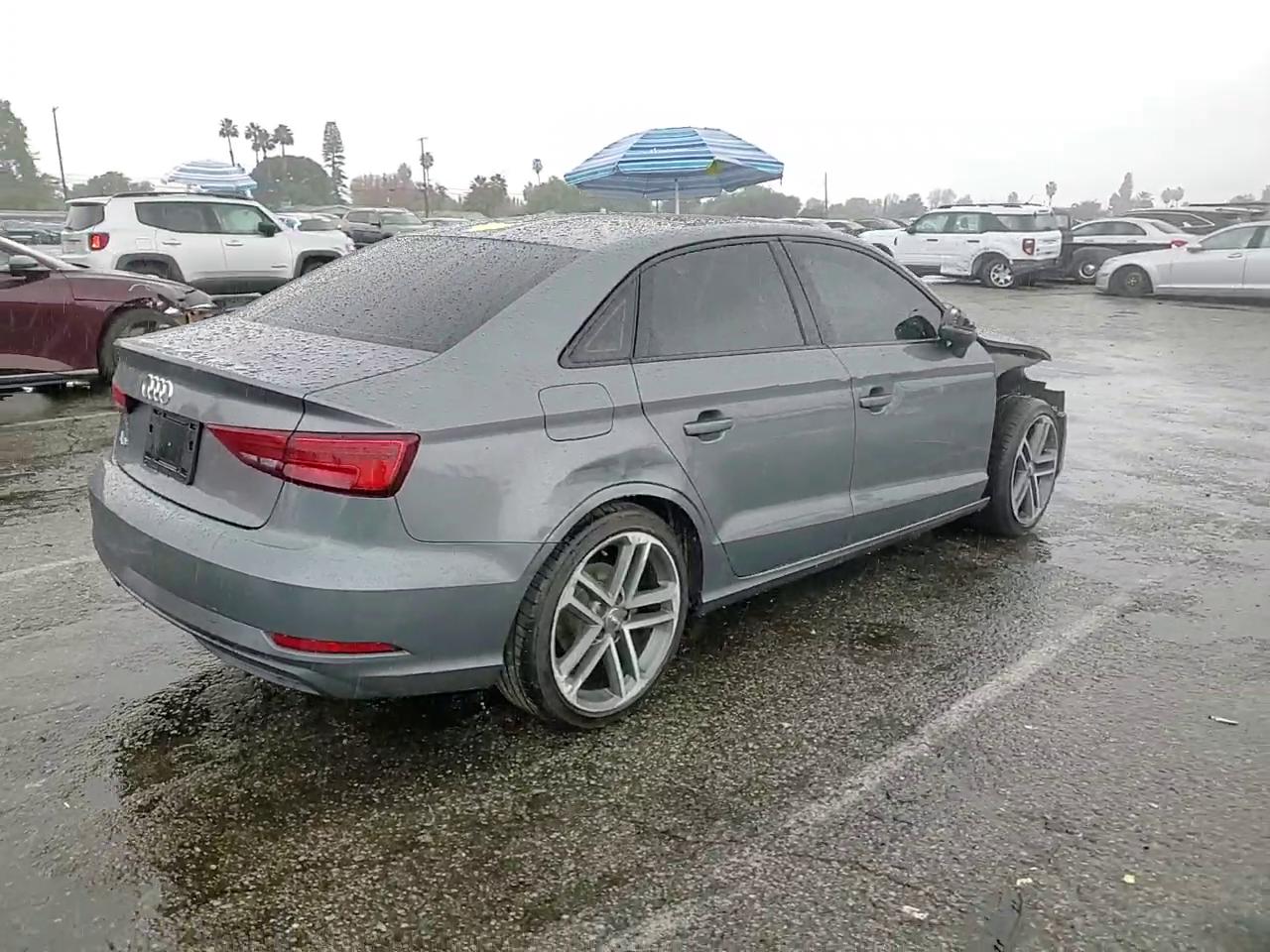 Фото: WAUAUGFF4KA090938