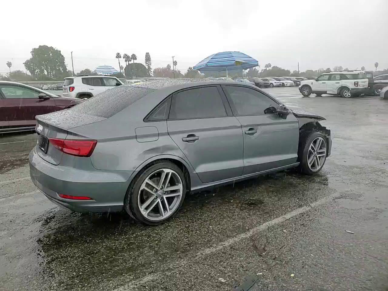 Фото: WAUAUGFF4KA090938