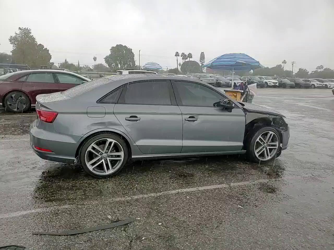 Фото: WAUAUGFF4KA090938