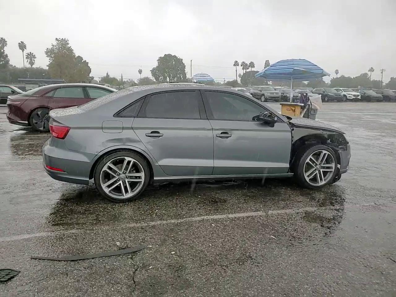 Фото: WAUAUGFF4KA090938