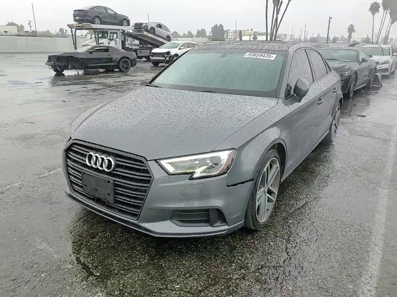 Фото: WAUAUGFF4KA090938