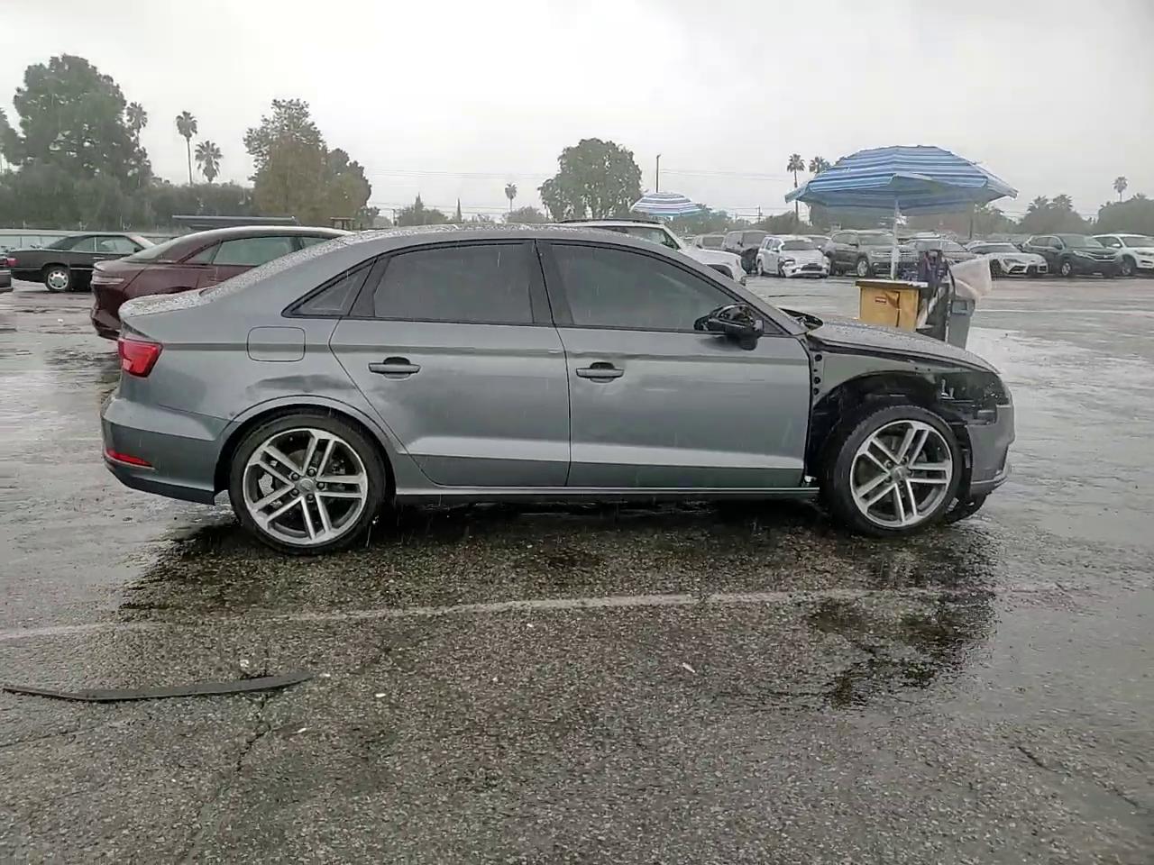 Фото: WAUAUGFF4KA090938