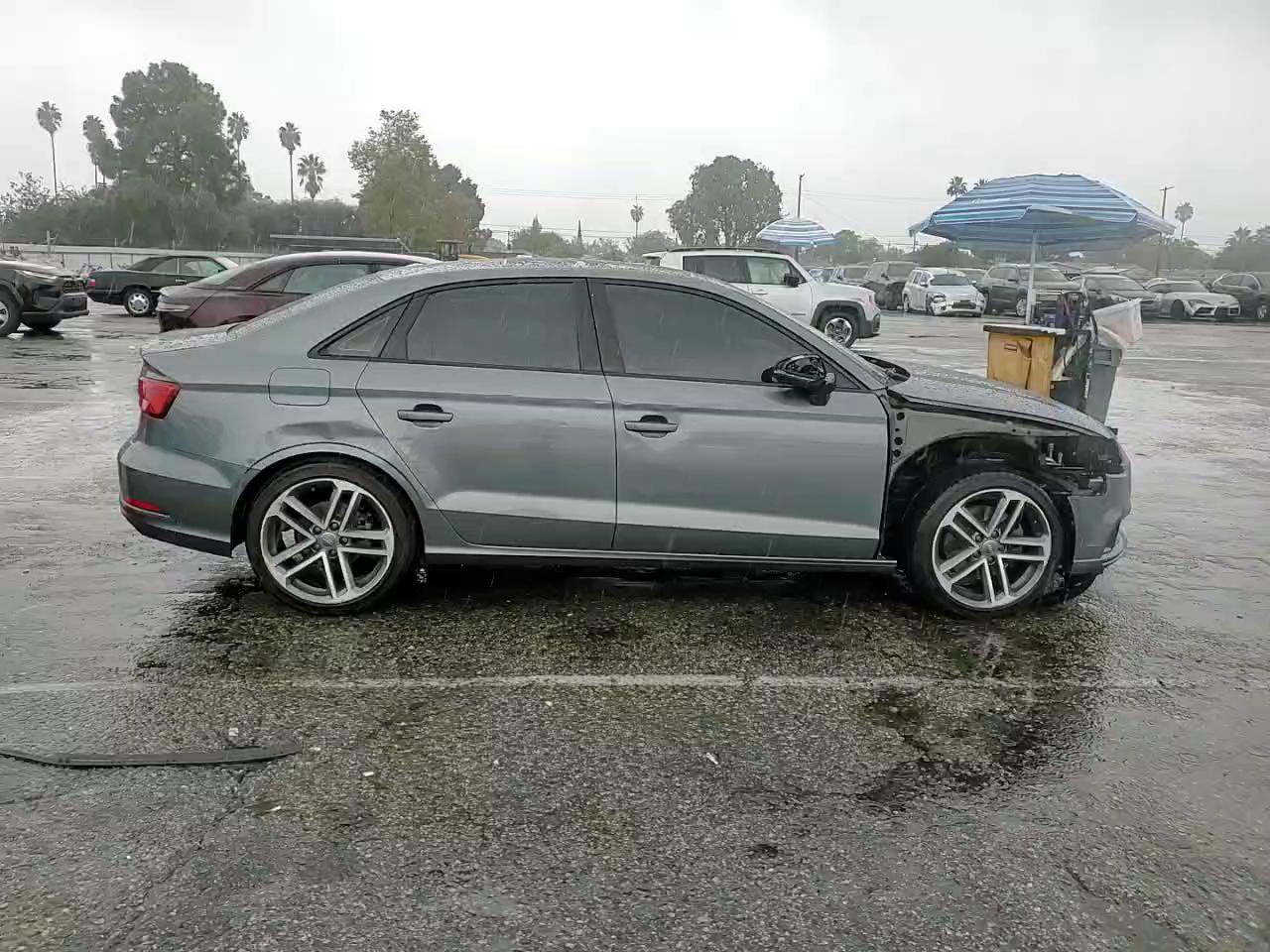 Фото: WAUAUGFF4KA090938