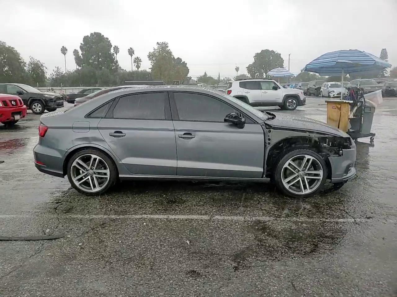 Фото: WAUAUGFF4KA090938