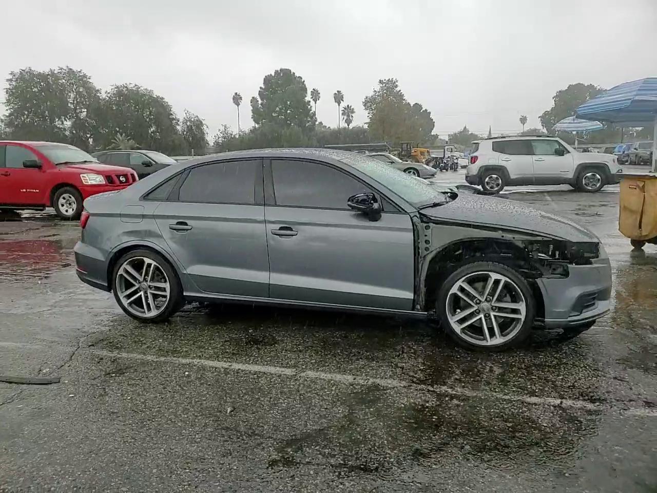 Фото: WAUAUGFF4KA090938